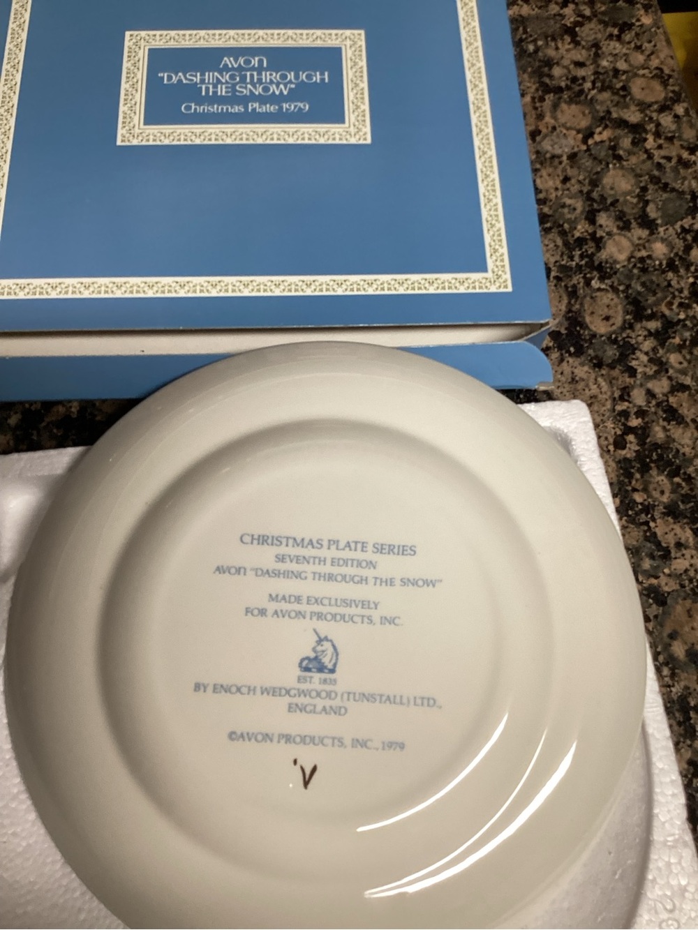 Avon Christmas plate from 1979 - Picture 3 of 3